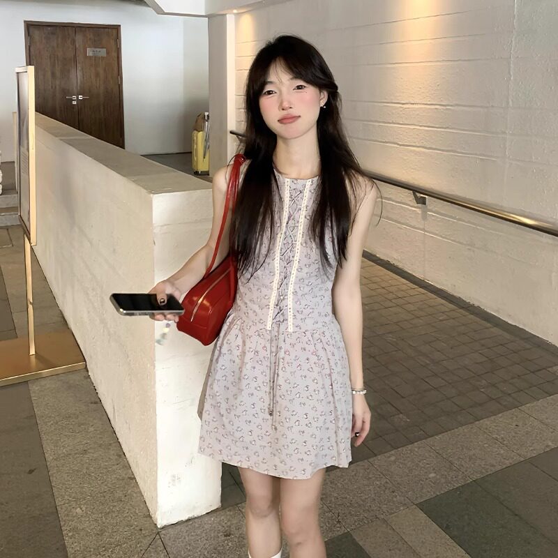 夏季法式碎花收腰显瘦连衣裙