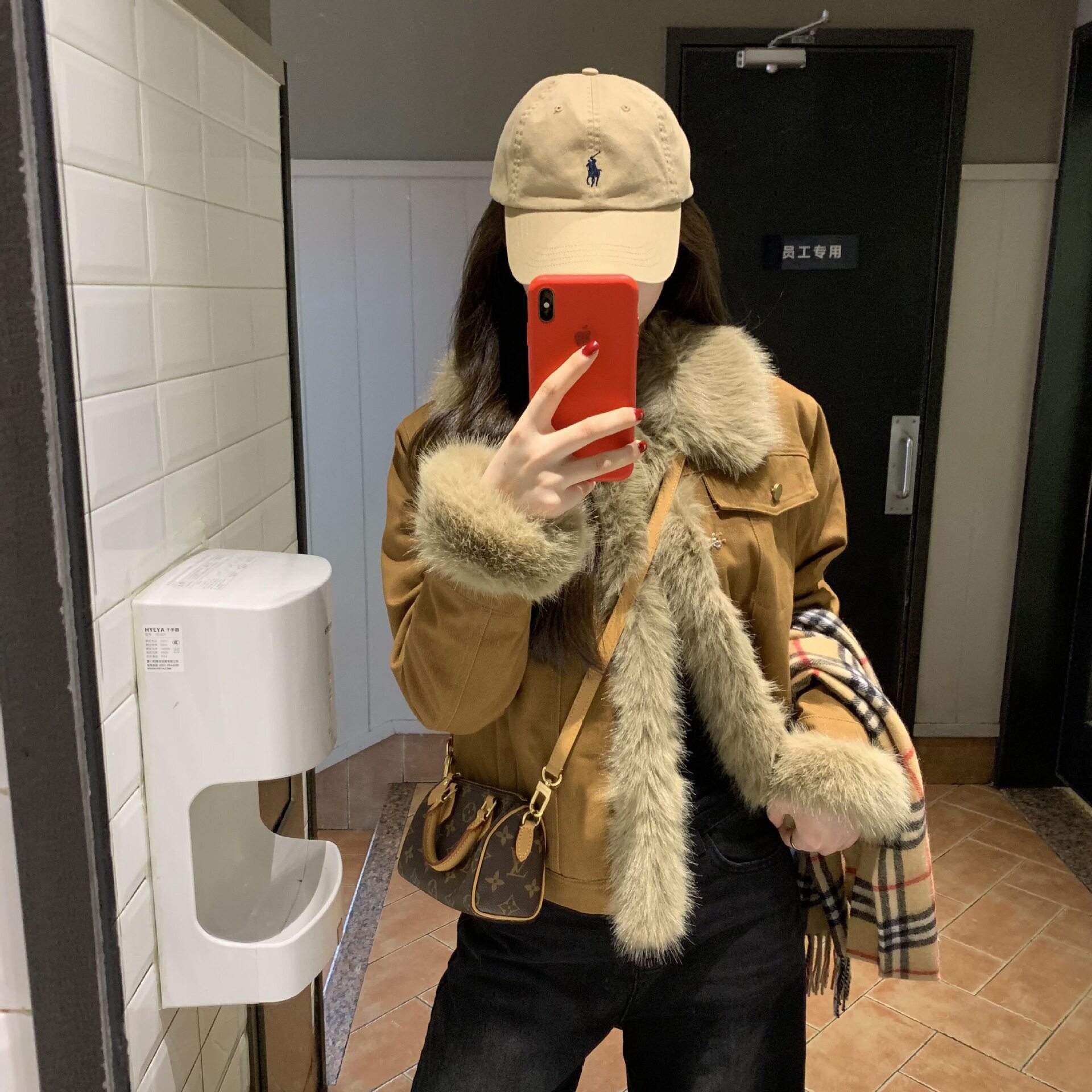 棕色牛仔外套女秋冬2026新款加厚复古高级拼接毛绒棉服毛茸茸皮草
