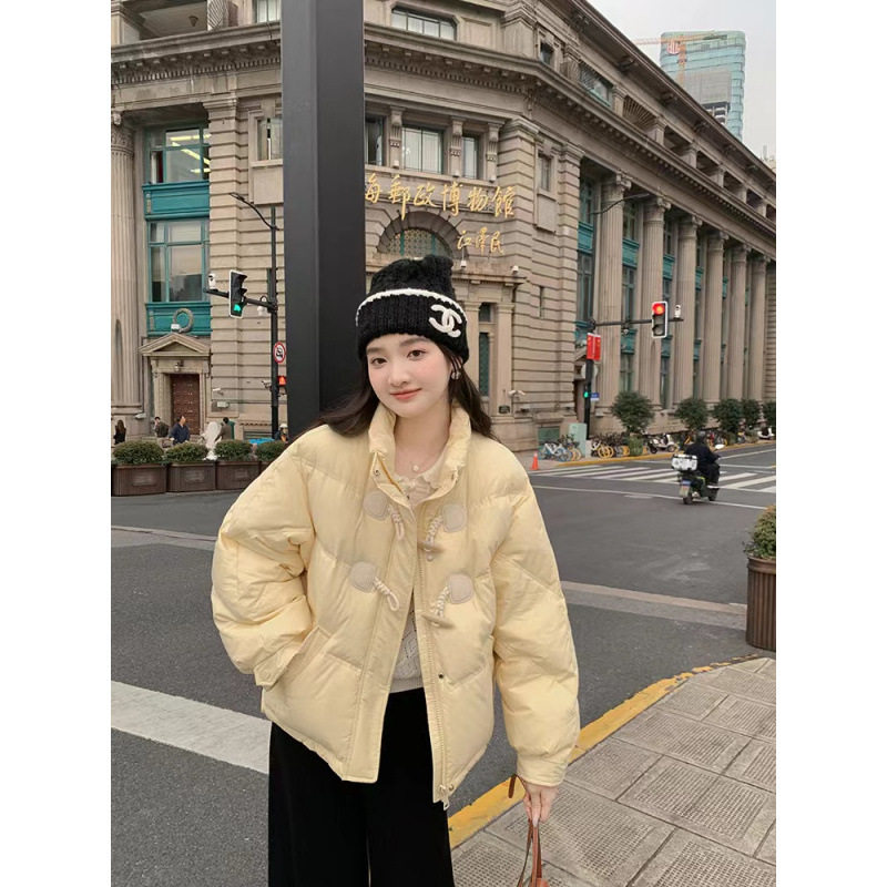 花栗鼠小姐韩系牛角扣短款棉服