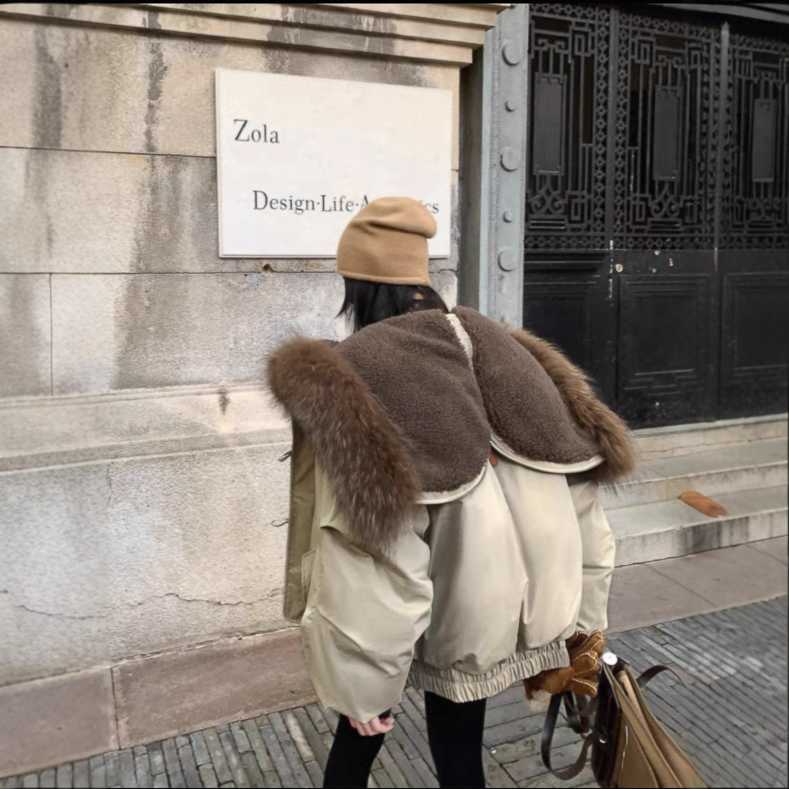 韩系牛角扣加厚保暖连帽棉服女