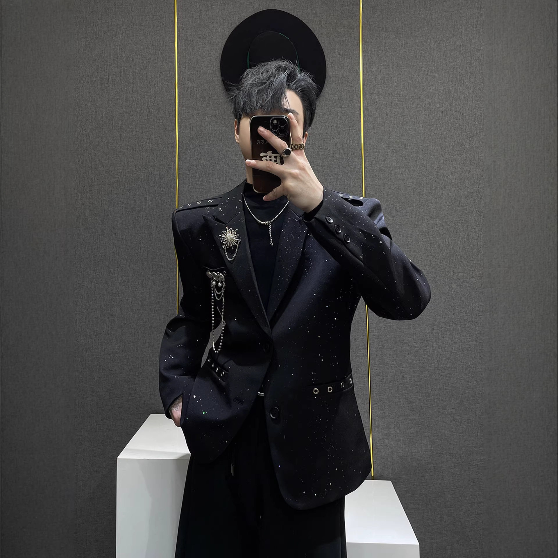 高级感烫金满天星西装男士胸针