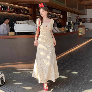 温与柔【樱桃野莓】碎花短袖连衣裙女夏纯欲气质收腰显瘦包臀长裙