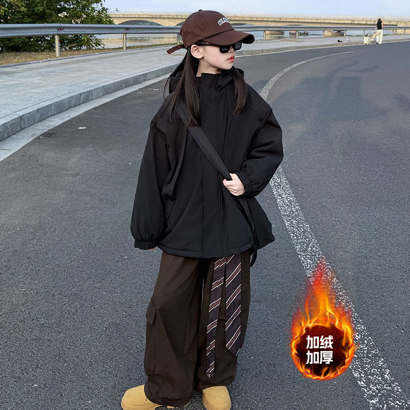 女童秋冬宽松休闲运动服外套2025冬季新款加棉上衣洋气时髦冲锋衣