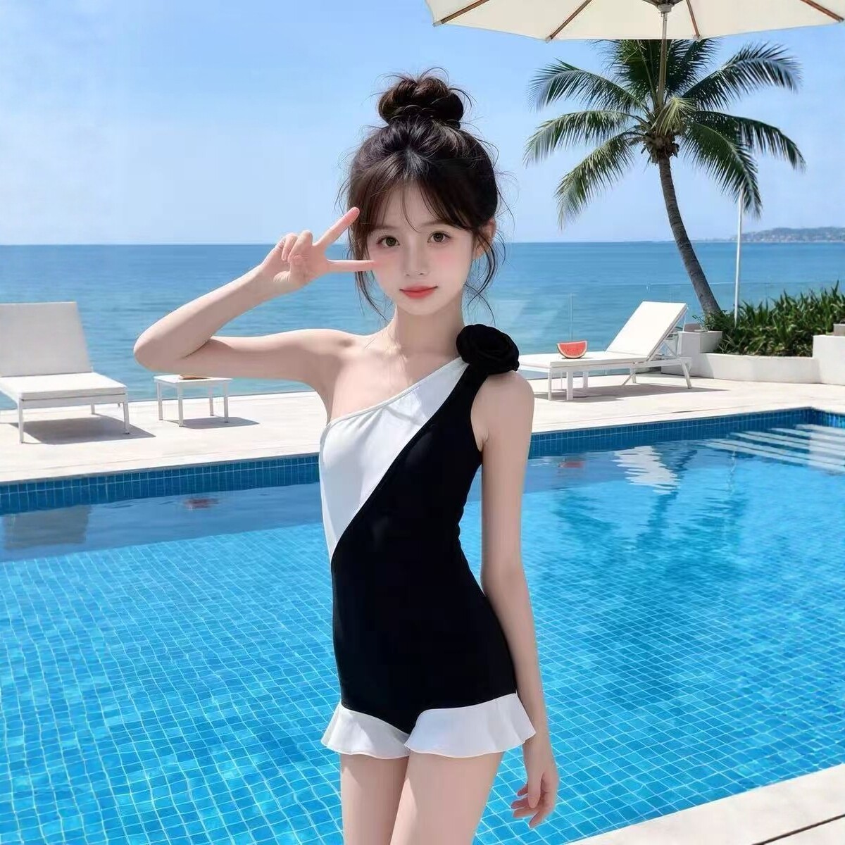 女童黑白撞色斜肩连体泳衣2026新款夏季荷叶裤边保守度假温泉泳装