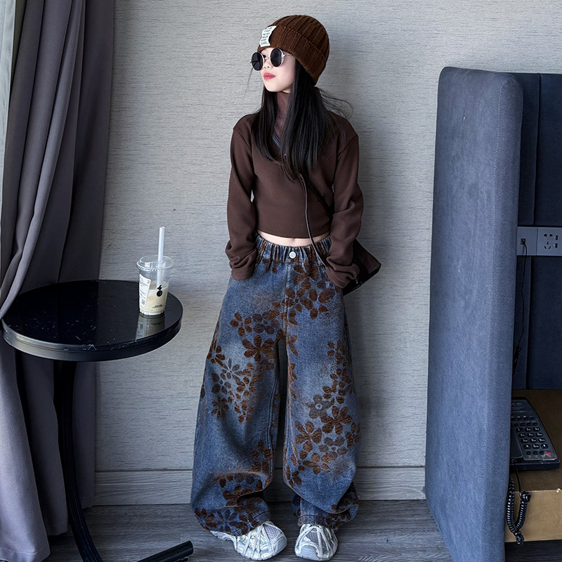 女童咖色长袖打底衫2025秋冬新款时髦炸街潮酷植绒阔腿牛仔裤套装