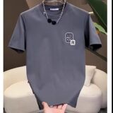 灰色