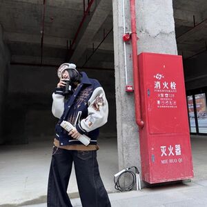 1506-1/J80101/P70美式复古刺绣字母拼接PU皮棒球服夹克男图片