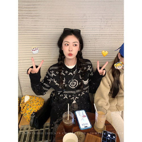 草莓跳费尔岛印花长袖圆领羊毛针织开衫女春季新款慵懒风复古毛衣