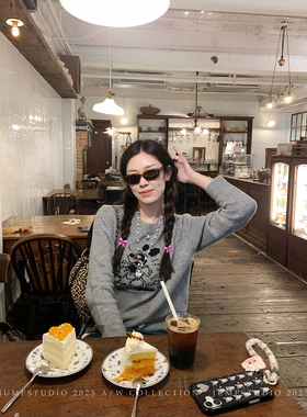 草莓跳 慵懒风羊毛米奇提花圆领毛衣女冬季宽松显瘦减龄保暖上衣