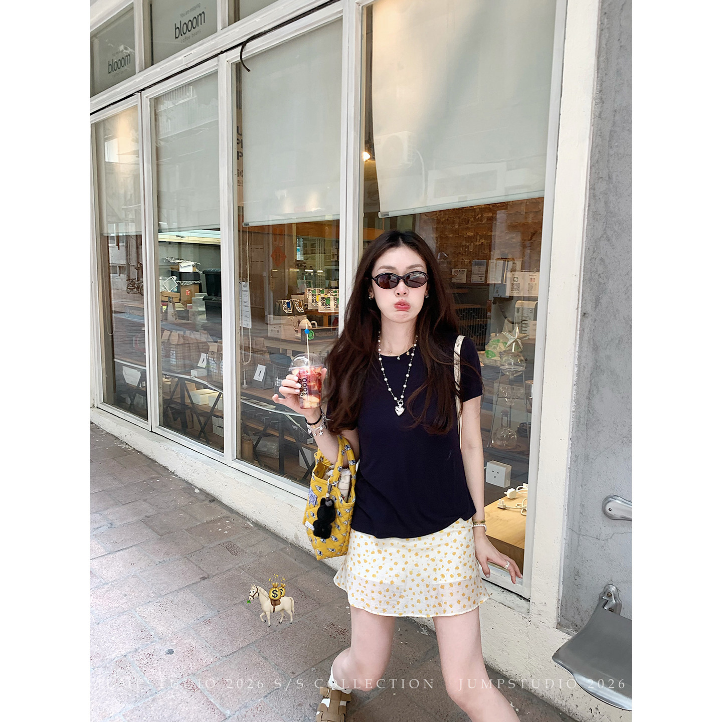草莓跳 青春浪漫碎花半身裙女春夏高级感减龄显瘦包臀a字短款裙裤图片