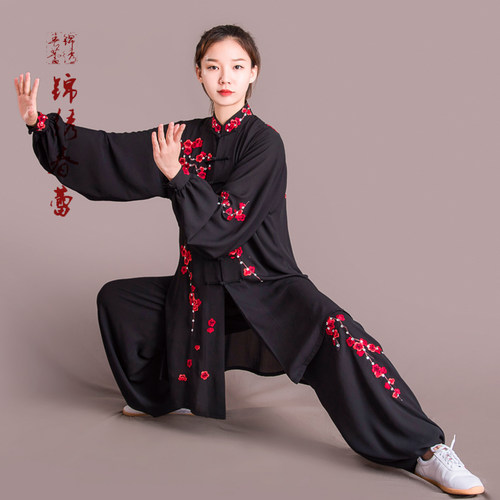 马蕾武术表演丝麻定制梅花太极服