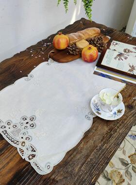 F318 手绣百代丽长桌旗本色棉质85x40cm 有氧化