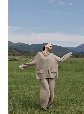 80支精纺羊绒错纹提花外套