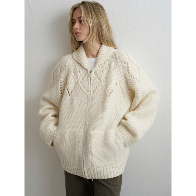 米白色复古钩花镂空翻领毛衣外套女秋冬宽松加厚保暖外搭针织开衫