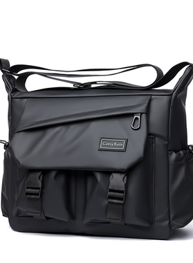 斜挎包男款大容量运动机能风挎包登山工装包单肩男包设计感邮差包