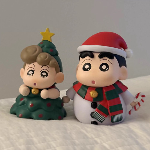 雪人蜡笔小新周边手办圣诞树小葵潮玩桌面车载摆件软装圣诞节礼物