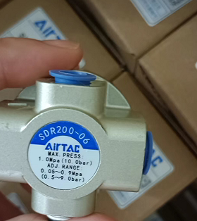 亚德客SDR减压阀 SDR200061 带支架 表    全系列现货出售
