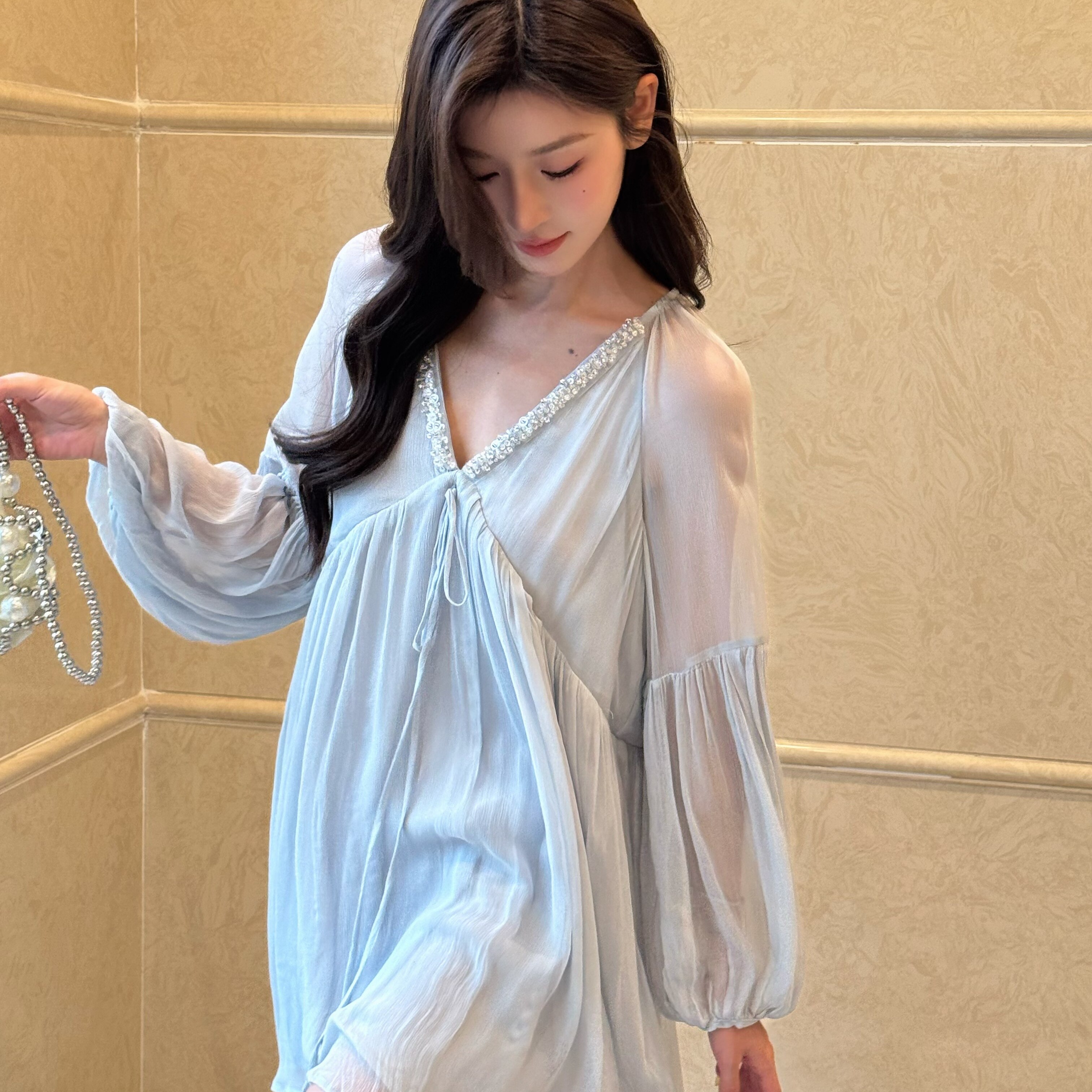 XIMANER溪时 25夏 原创夏日飘逸人丝淡彩水晶珠片宝石V领连衣裙