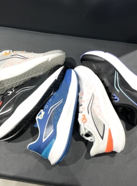 李宁轻逸跑步鞋春夏男鞋超轻缓震耐磨透气网面休闲运动鞋 ARBT003