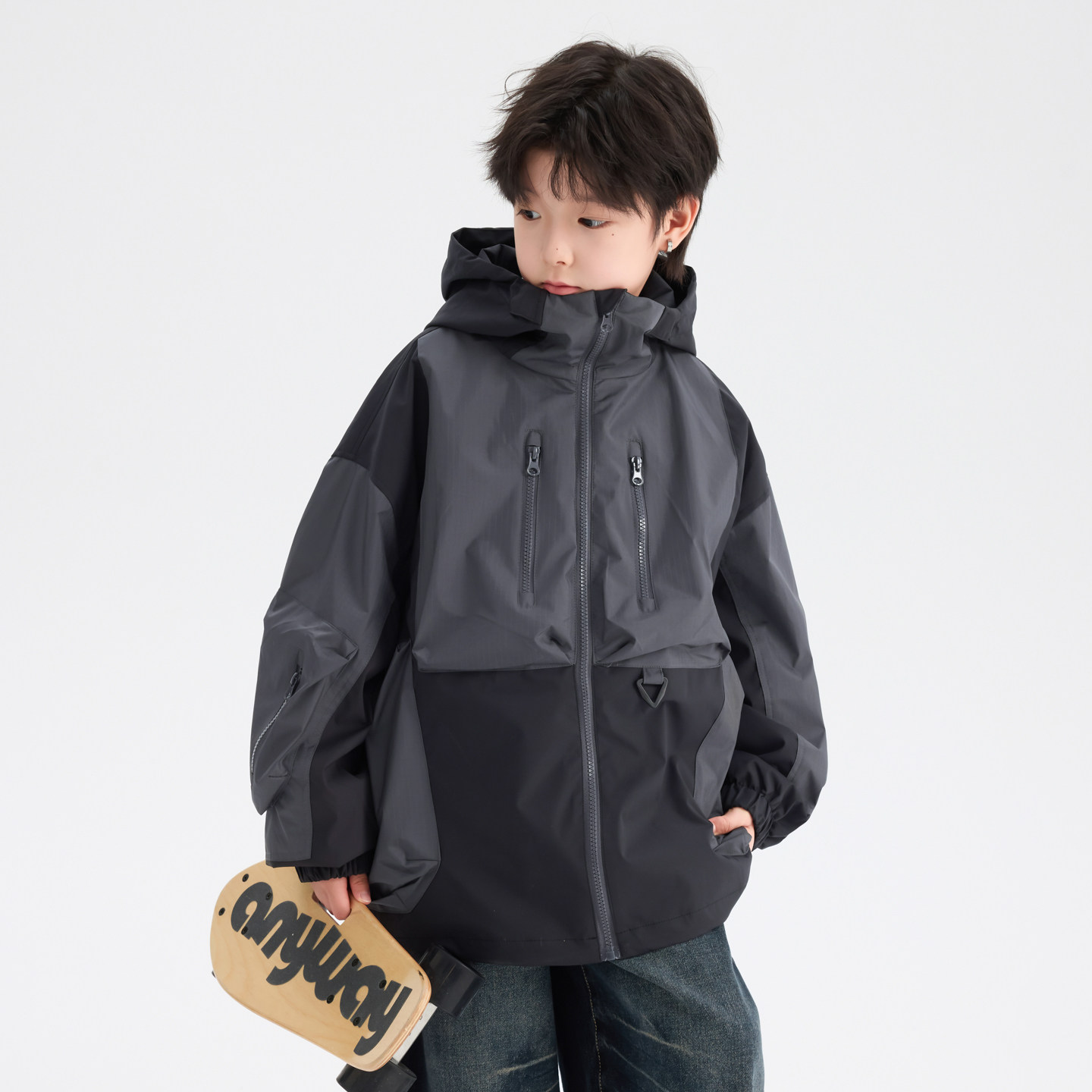 男童外套2026新款今年流行爆款儿童冲锋衣男孩秋季薄款潮帅气时髦