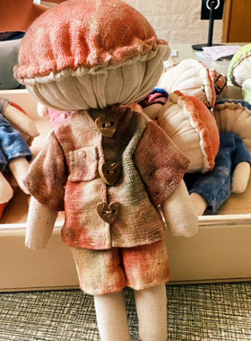 蘑菇玩偶植物染娃娃手工扎染布艺娃娃挂件包包挂饰钥匙扣挂蘑菇人