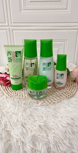 维姿兰芦荟乐园化妆品面霜乳液洁面柔肤水任选单1
