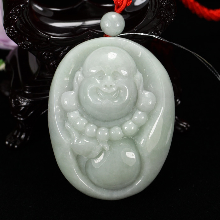 浅绿色圆润饱满弥勒佛把件翡翠玉