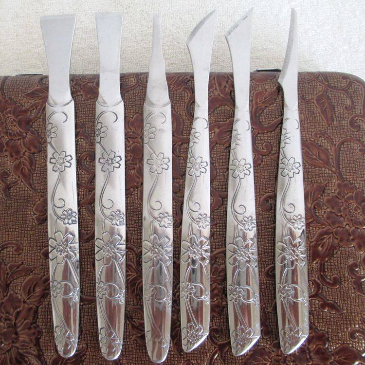 무료 배송 정통 양주 절묘하게 조각 된 18 조각 흰색 강철 페디큐어 칼 세트 페디큐어 도구 손톱 가위