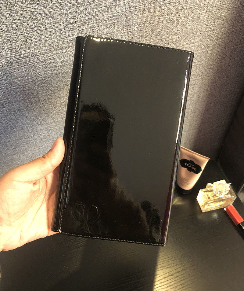 四件包邮 出口欧美CPB黑色精美漆皮笔刷包化妆包