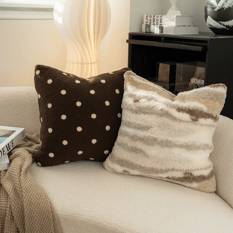 羊羔绒黑白波点绣花抱枕客厅沙发靠垫靠枕腰枕抱枕套家居现代简约,居家布艺,抱枕被,淘宝优惠券,粉丝福利购,淘宝优惠卷