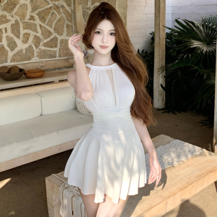 泳衣女连体气质高级感保守裙式两件套遮肚显瘦纯欲风新款泡温泉