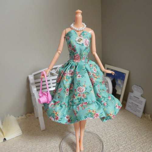 6分30cm换装娃衣绿色碎花礼服裙