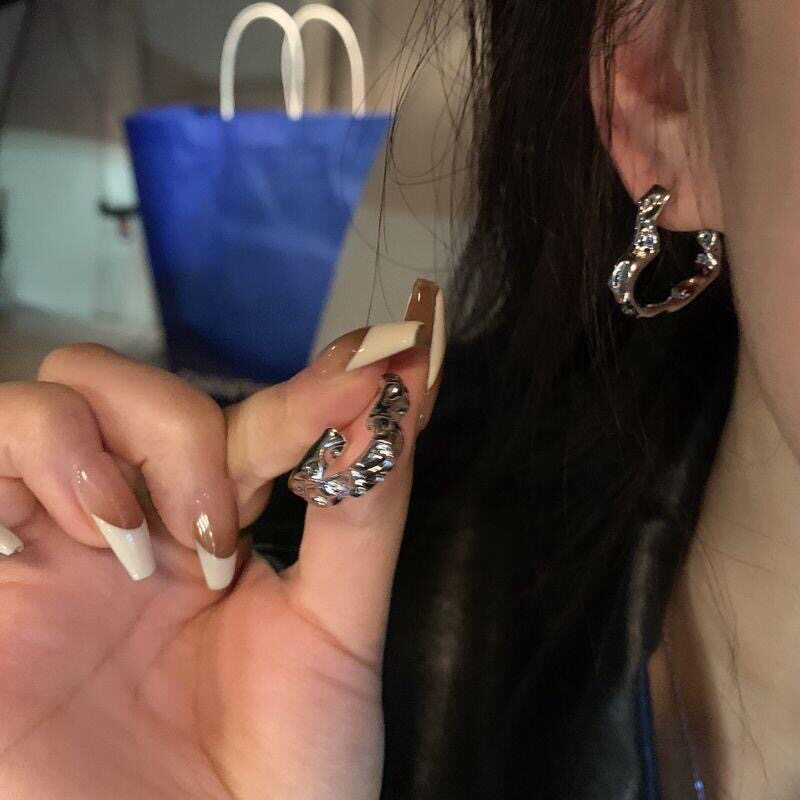 爱心耳饰高级感吸睛耳环