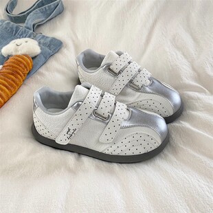 魔术贴鞋子女2026春季新款爆款设计百搭休闲德训鞋小白鞋运动鞋女