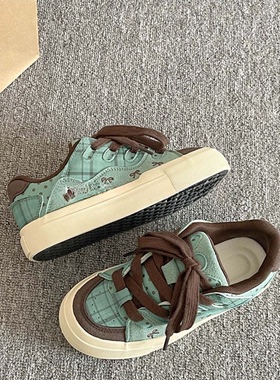 厚底小白鞋女款2025新款春秋板鞋子女鞋休闲百搭学生小众面包鞋女