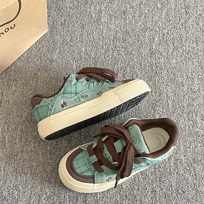 厚底小白鞋女款2025新款春秋板鞋子女鞋休闲百搭学生小众面包鞋女