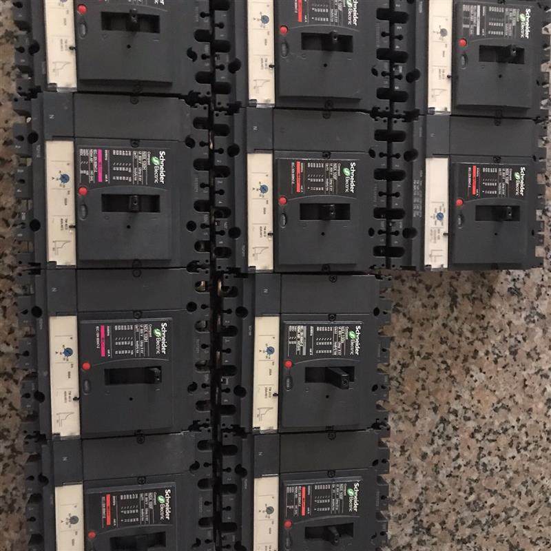 【议价】Scheider施耐德塑壳断路器，NSX系列  4P 小按数