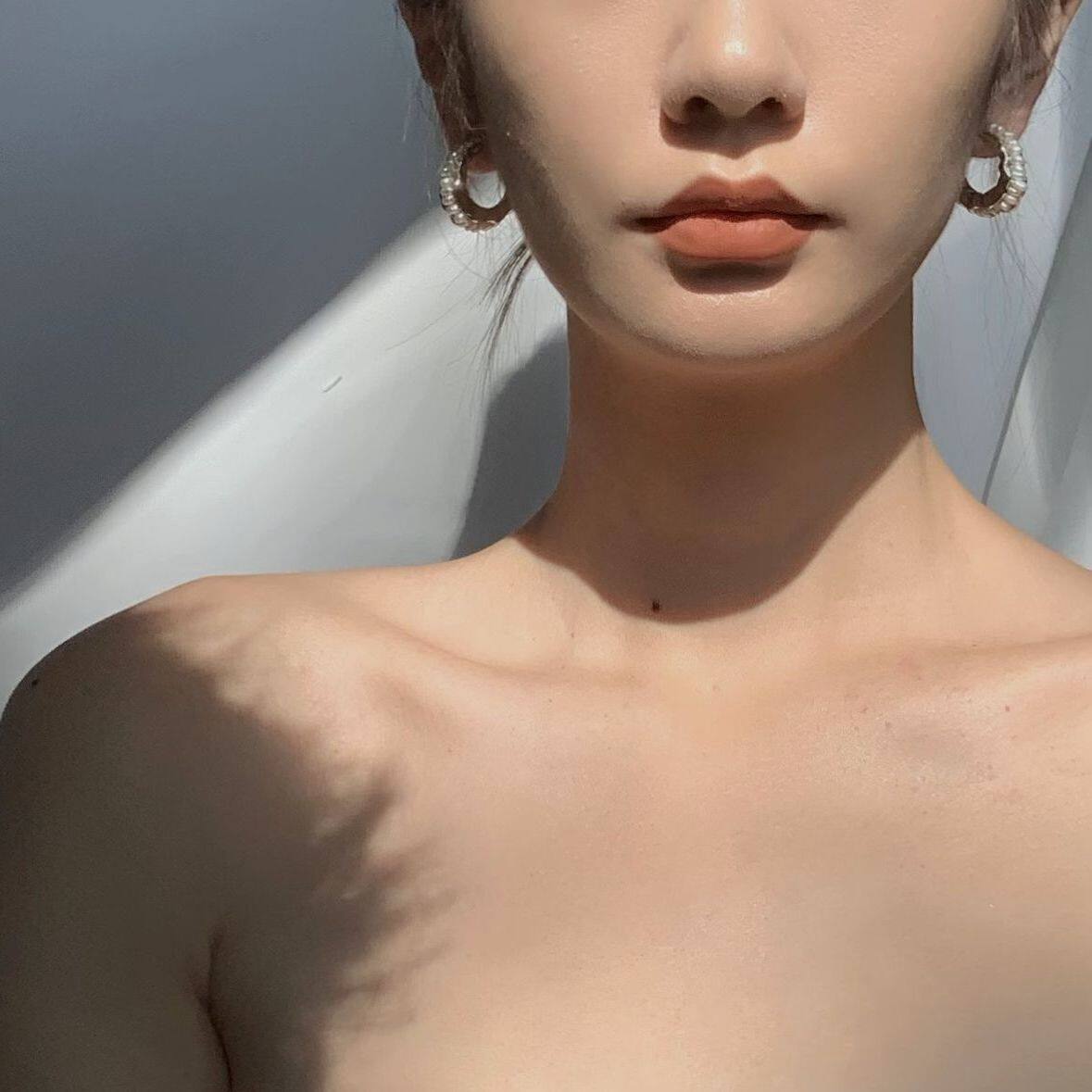 ins欧美淡水不规则巴洛克珍珠银色c字耳钉耳环925银针冷酷风