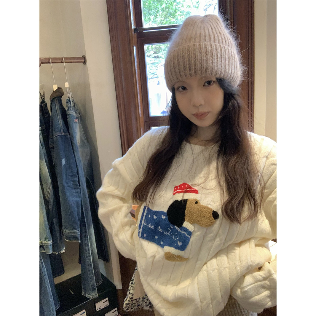 杏色麻花腊肠狗圆领长袖毛衣女秋季温柔软糯套头针织衫氛围感上衣