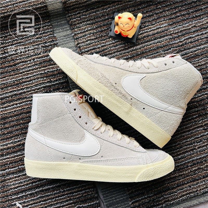 耐克复古麂皮女子开拓者休闲板鞋