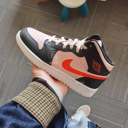 AIR Jordan AJ1 mid 中帮复古耐磨女子篮球鞋 黑粉色554725-604