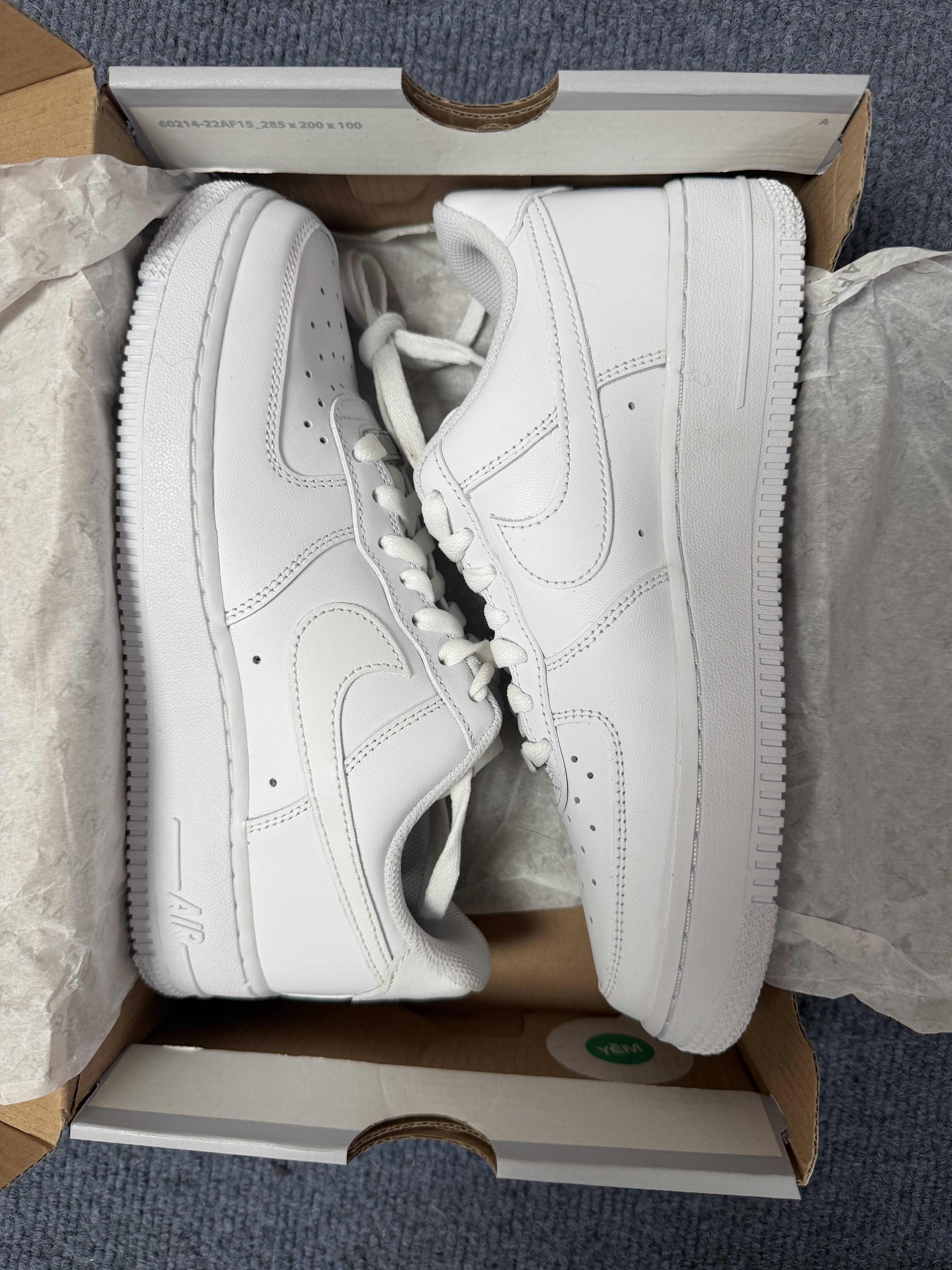 Nike Air Force 1 皮革 经典复古低帮 板鞋 女款 纯白DD8959-100