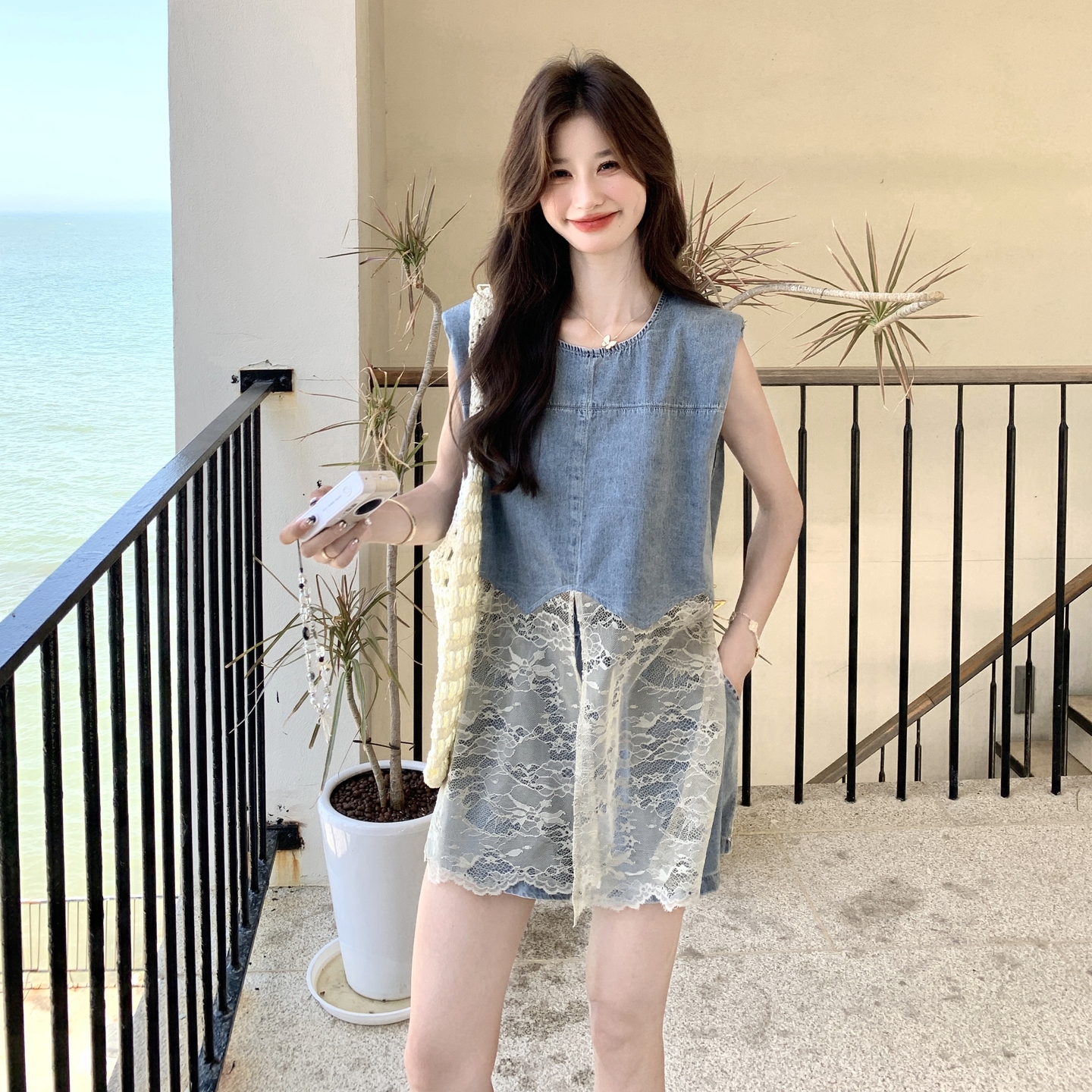 夏装新款牛仔拼接蕾丝马甲短裤两件套