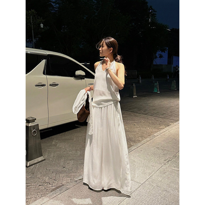 元派bluepops2025秋季新款气质挂脖背心/开衫披肩/碎褶阔腿裤女图片