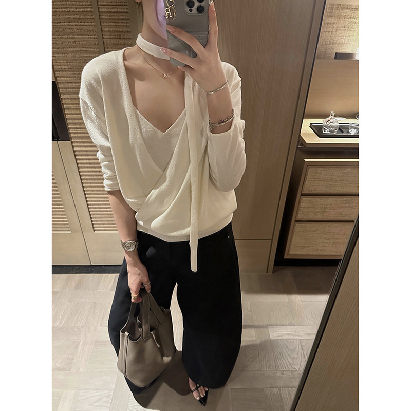 元派bluepops2025秋季新款松弛感飘带宽松羊毛V领针织衫女上衣