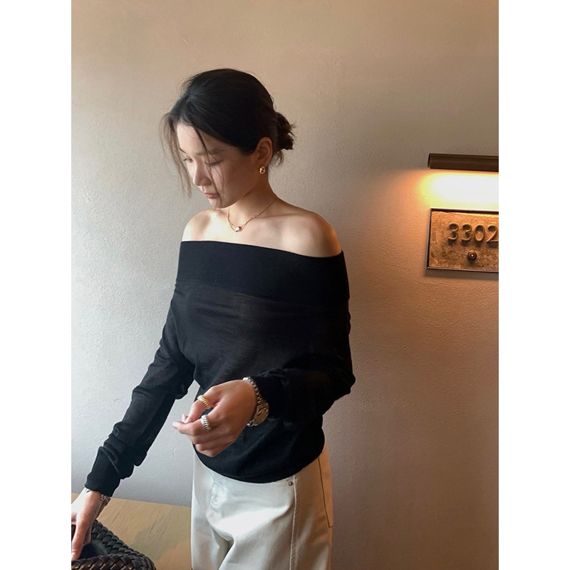元派bluepops2025秋季新款一字肩温柔羊毛薄款露肩针织衫女上衣