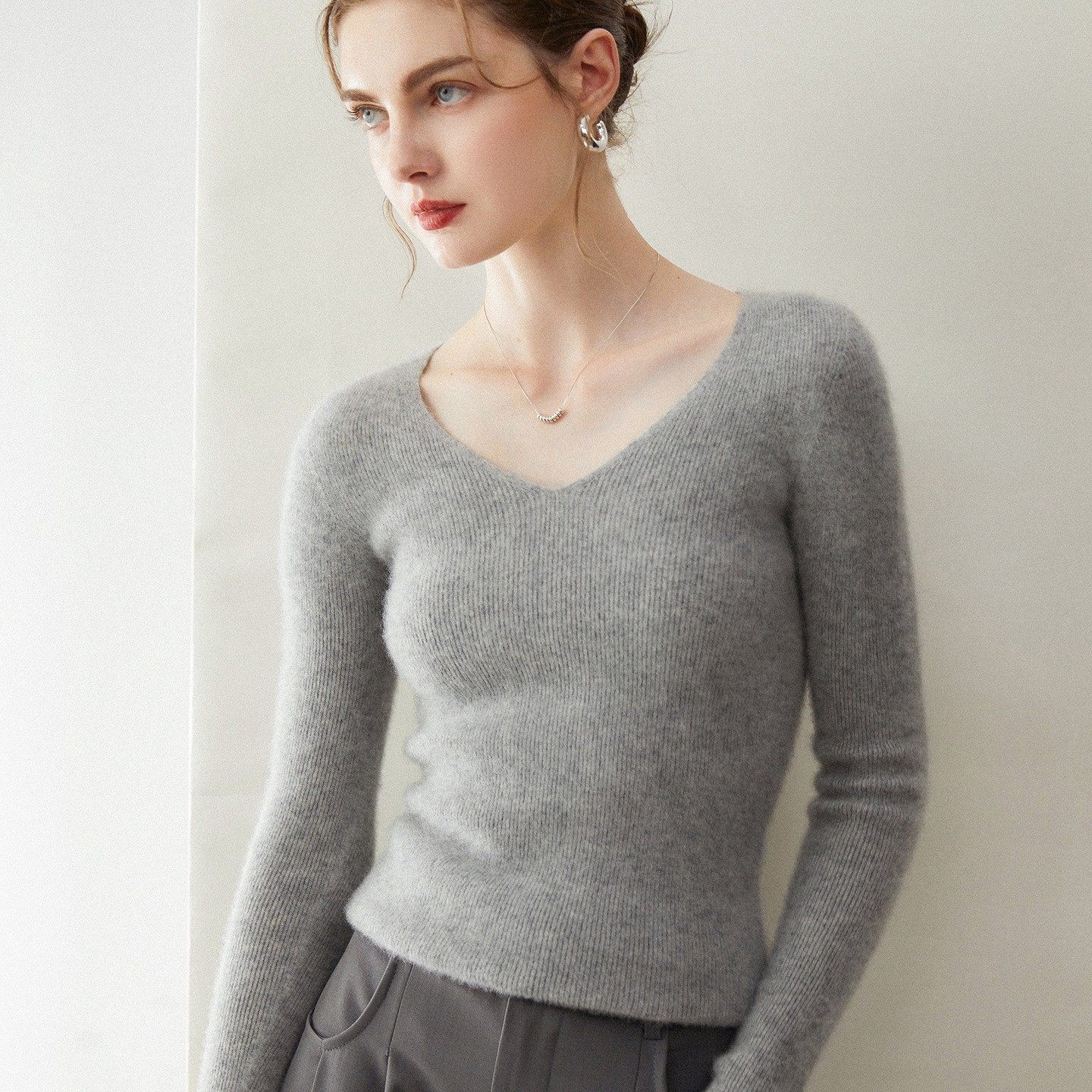 2025新款秋冬V领羊绒衫女100纯羊绒修身打底山羊绒针织内搭毛衣,女装/女士精品,羊绒衫,淘宝优惠券,粉丝福利购,淘宝优惠卷