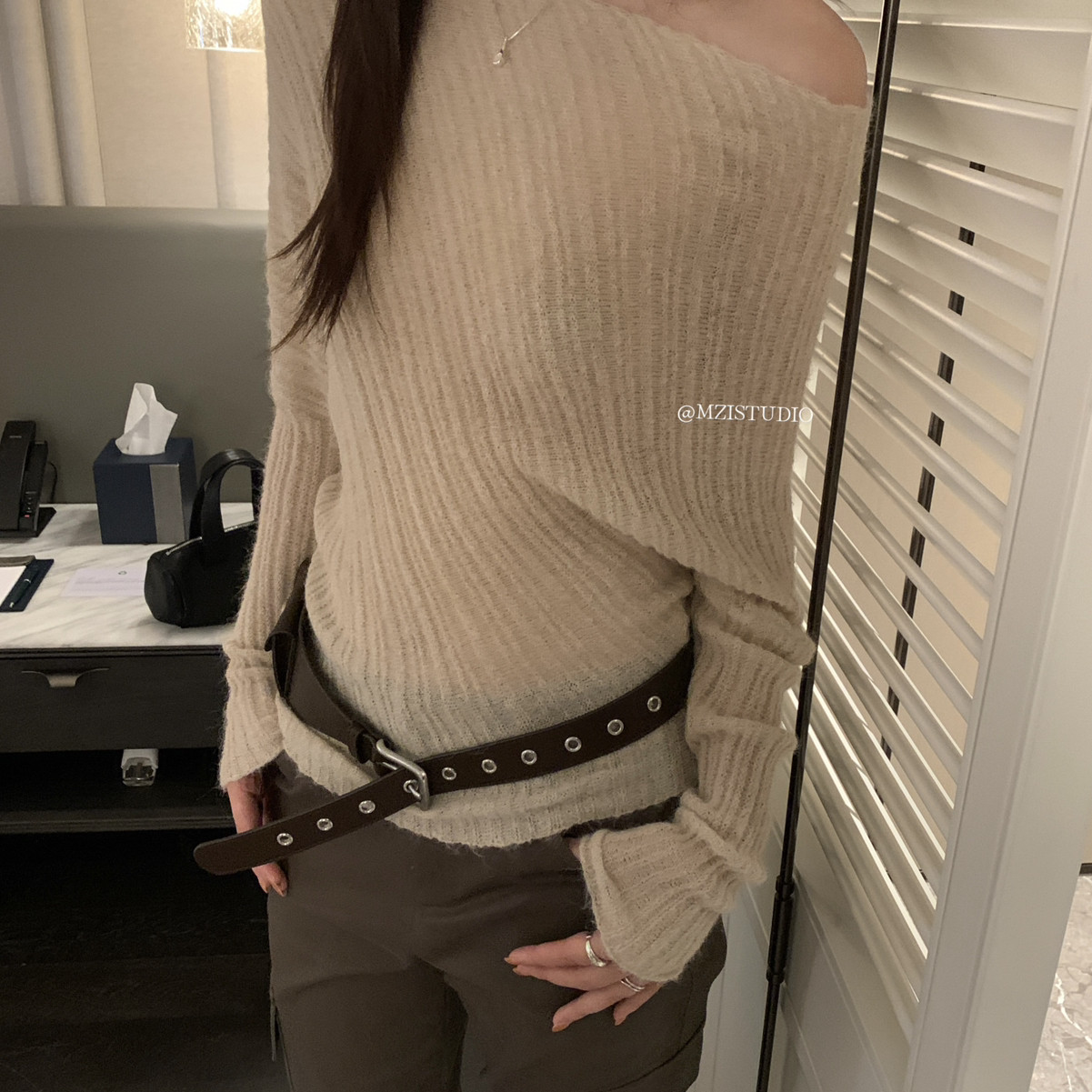 MZI STUDIO-微凉韩版温柔斜肩坑条软糯简约小女人套头毛衣A80203#
