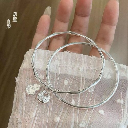 胜银·莫比乌斯双环光面实心闭口足银999手镯吉言吉祥葫芦吊坠