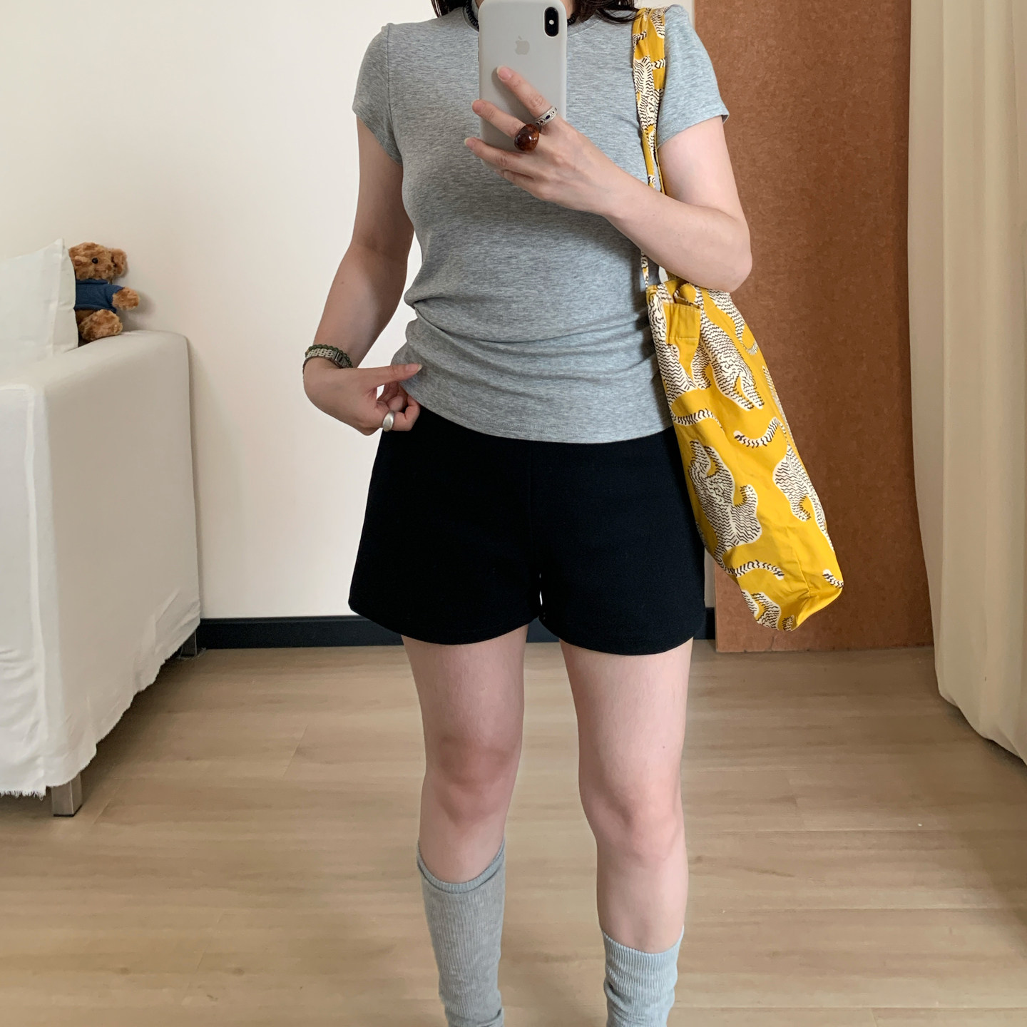 Omang桃喜 黑色弹力休闲短裤女夏季韩版ins显高修身包臀辣妹热裤